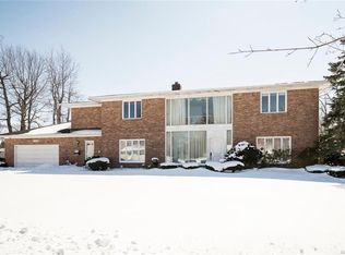 72 Four Seasons Rd W, Amherst, NY 14226