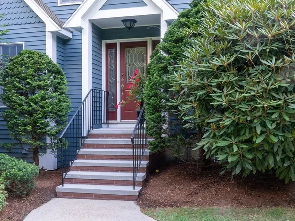 1 Forest Ln Unit 1, Hopkinton, MA 01748
