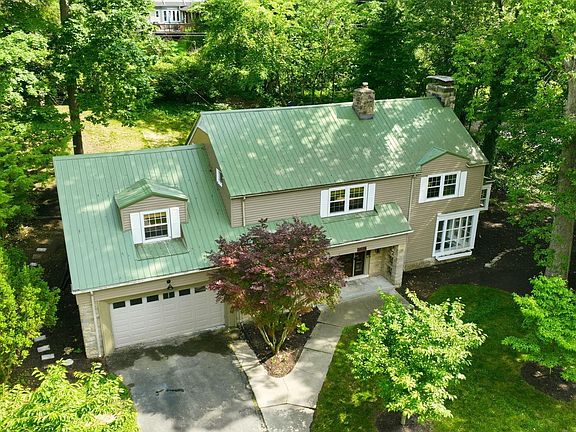 3rd image of 3525 Willowdale Rd