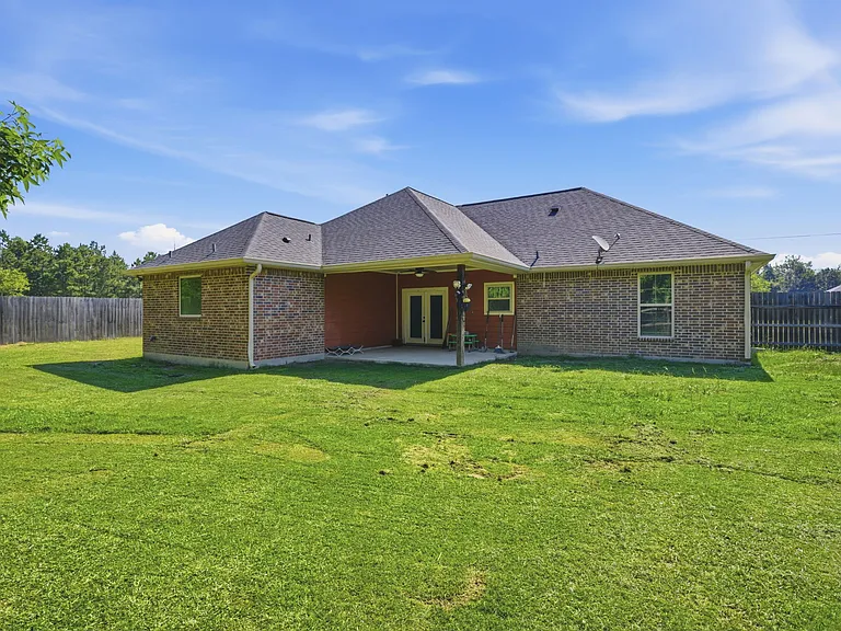 1115 Magdalena Dr — Photo 3