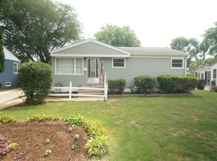 6645 Riverside Dr, Tinley Park, IL 60477