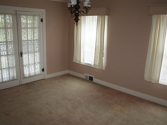 5th image of 431 Light St