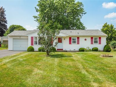 1176 Hook Rd, Farmington, NY, 14425
