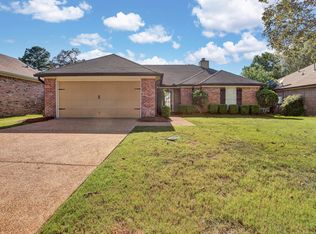 596 Acorn Ln, Brandon, MS 39047