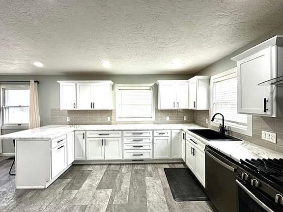3rd image of 1521 9th Ave
