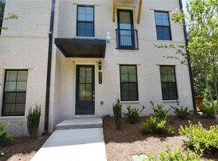 2040 Goldenrod Rd, Roswell, GA 30076