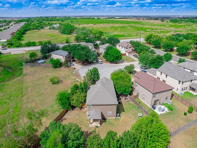 141 Clover Cv — Photo 51
