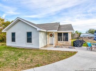 2058 Blueridge Dr, Canyon Lake, TX 78133