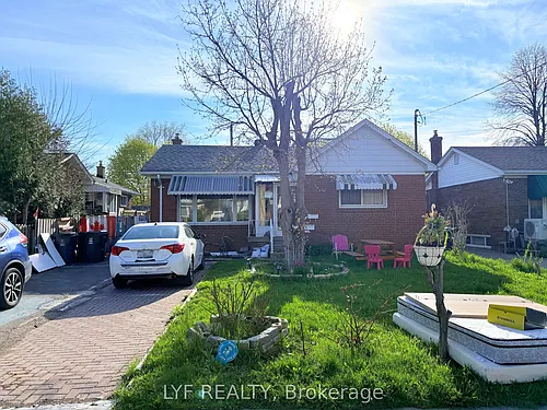 22 Ivordale Cres #A Photo 1