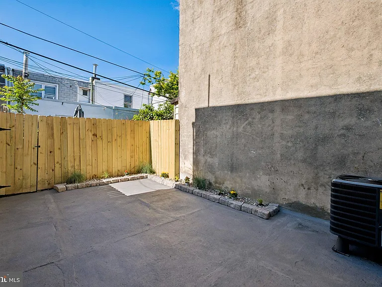 924 Cantrell St — Photo 25