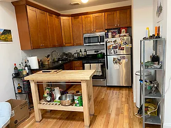 Rented by R New York