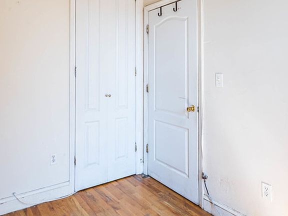 4th image of 346 Gates Ave #B7