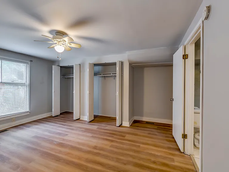 523 Boulevard SE #B — Photo 10