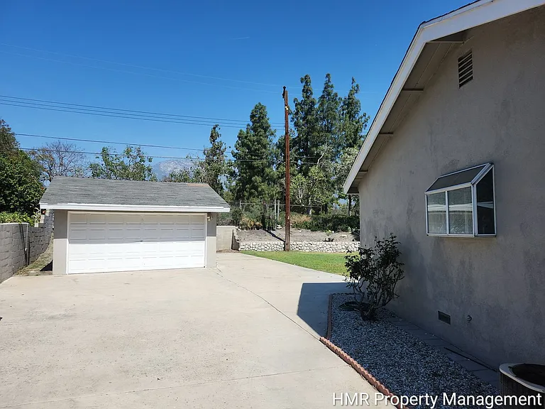 8760 Church St — Photo 25