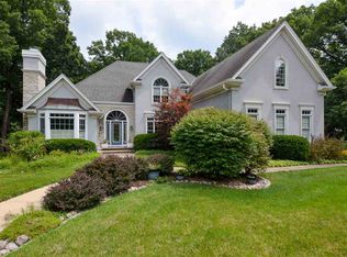 9712 N Cherrybark Ct, Peoria, IL 61615