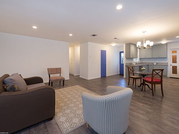 3rd image of 1621 Rush Ave