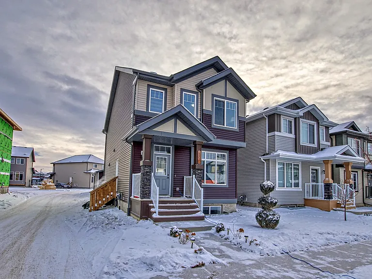 173 Cavanagh Cmn SW — Photo 25