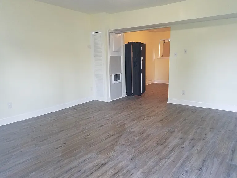 710 Cameron St — Photo 3