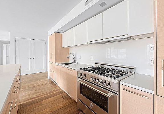 5th image of 101 W 87th St APT 807