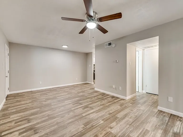 Villa Vista Apartments — Photo 11