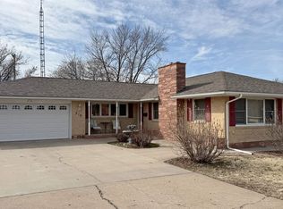 214 E 20th St, Hays, KS 67601