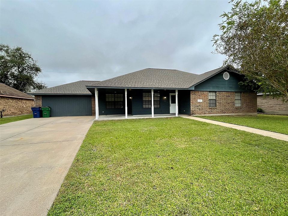 1st image of 809 Manor Dr