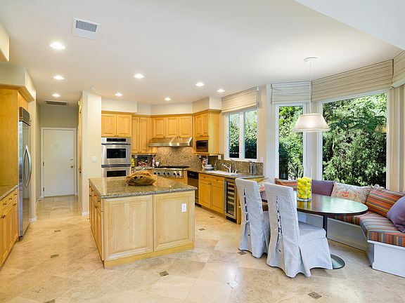 5th image of 3128 N Summit Pointe Dr