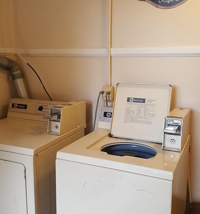 Common coin laundry
