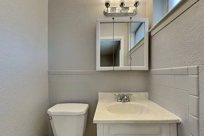 4731 Bedford Dr — Photo 10