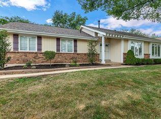 1931 Schoettler Valley Dr, Chesterfield, MO