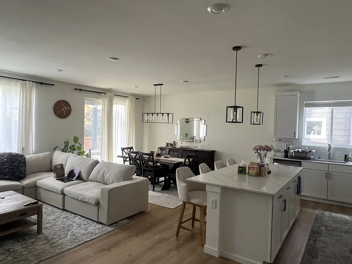 Great room - 9425 S 237th St