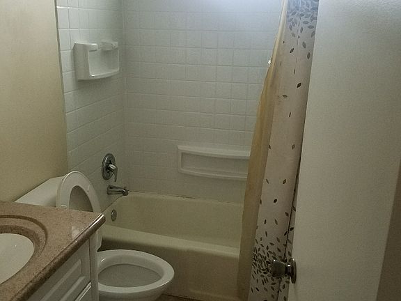 3rd image of 424 Carol Dr