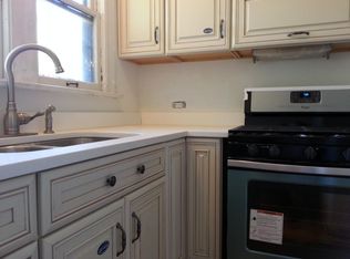 134 Appley Ave #2, Libertyville, IL 60048