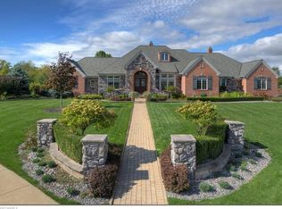 274 Old Salem Trl, Highland Heights, OH 44143