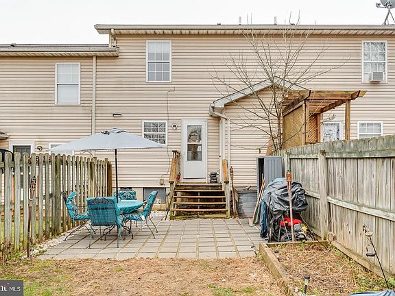 4th image of 1006 Bridle Ct