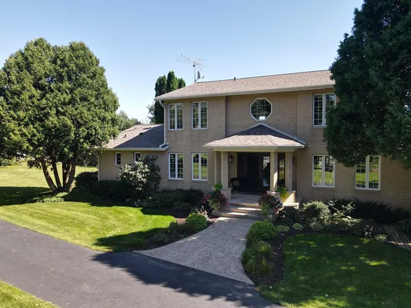 N4514 Durwards Glen Rd, Baraboo, WI 53913