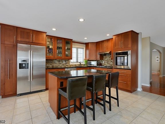 3rd image of 25 Cypress Ln