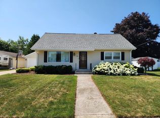851 Park Ave, Oostburg, WI 53070