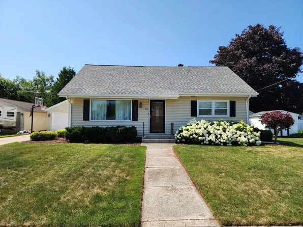 851 Park AVENUE, Oostburg, WI 53070