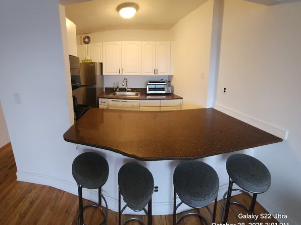 25-40 Shore Boulevard image 8 of 24