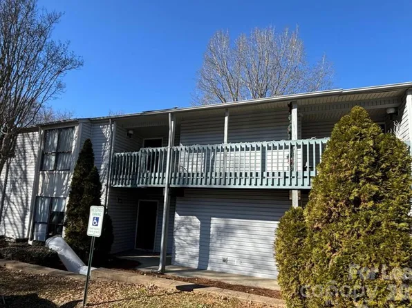 11040 Harrowfield Rd, Charlotte, NC 28226