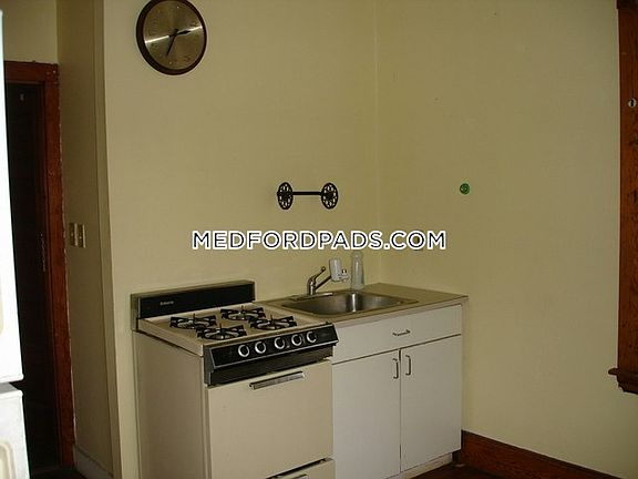 5th image of 79 Capen St #2