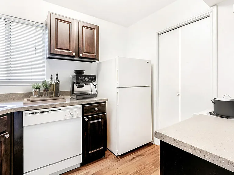 Landmark at Wynton Pointe Apartment Homes — Photo 7