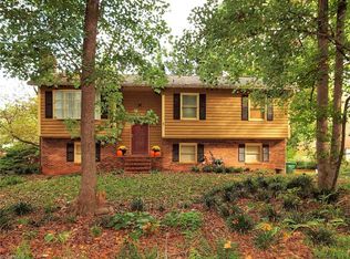 5917 Cutters Creek Ct, Pfafftown, NC 27040