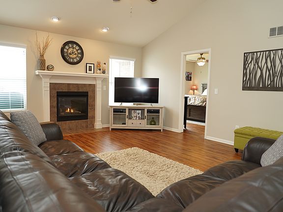 5th image of 16320 Lincoln Dr