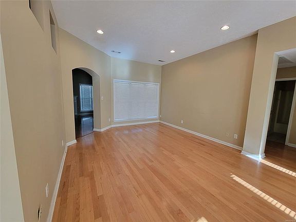 2nd image of 112 Mill Ridge Ct