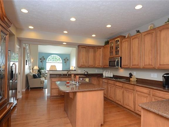 4th image of 769 Marigold Ct