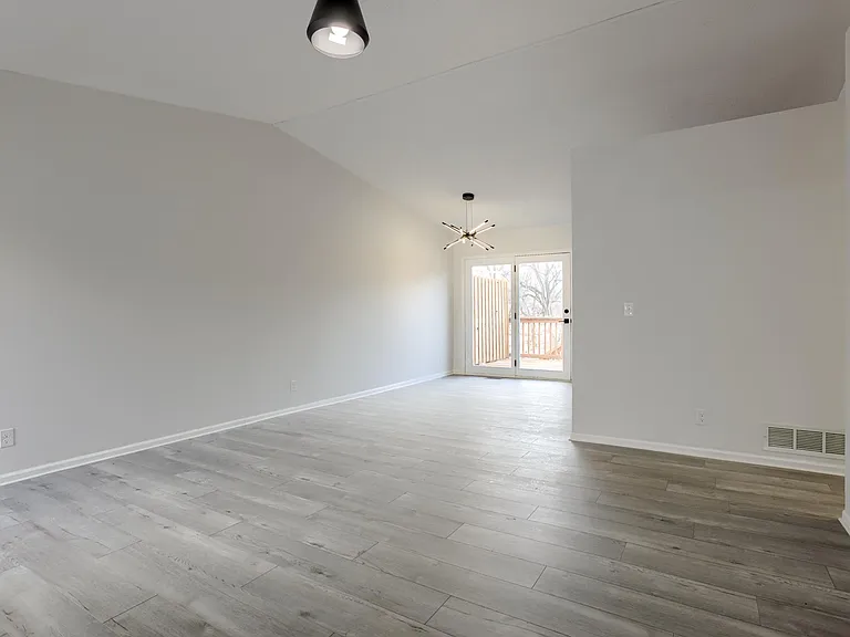 240 N 1st St #11 — Photo 3