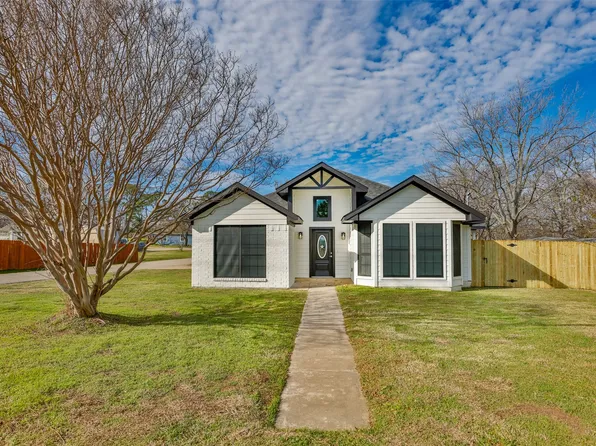 800 N Prairie St, Pilot Point, TX 76258
