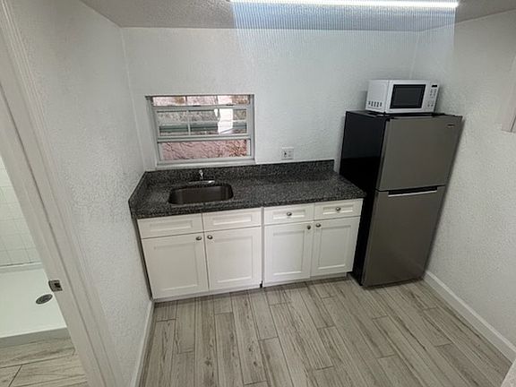 4th image of 3002 W Wilder Ave